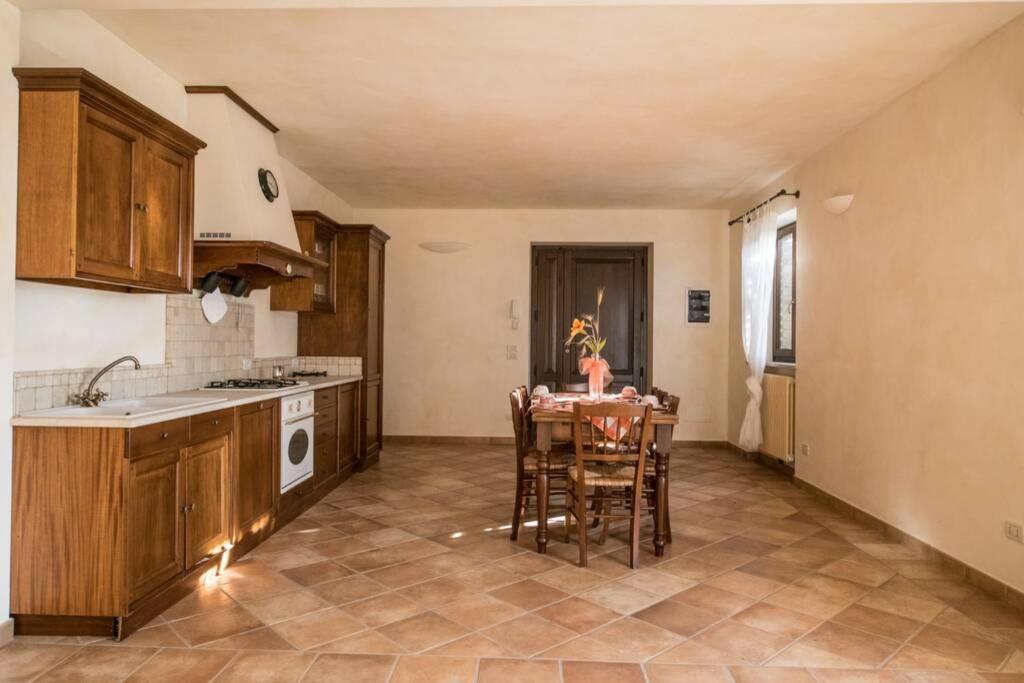 La Casa Vacanza Con Vista Panoramica Sui Vigneti Rotella Экстерьер фото